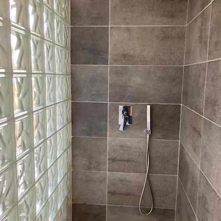 De Ville, T3, 2 Chambres, 2 Salles De Bain *